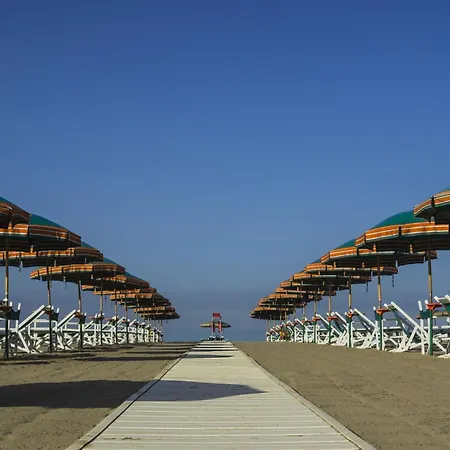 Simonetta By Interhome Forte dei Marmi